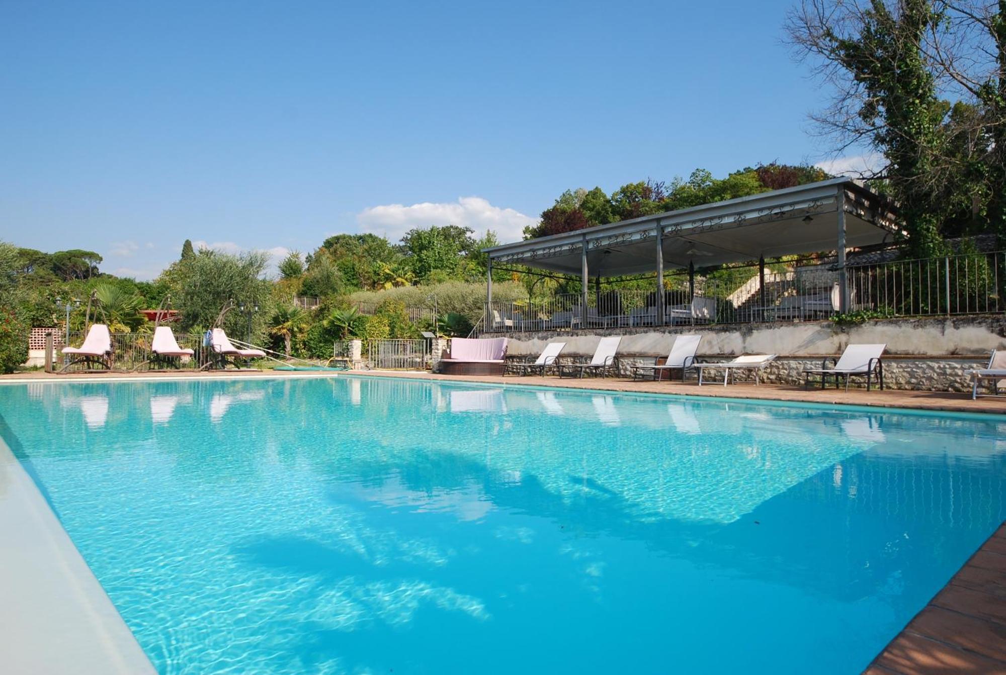 Spoleto By The Pool Pensionat Exteriör bild