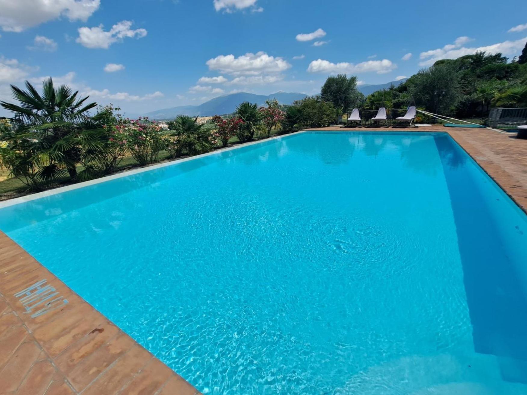 Spoleto By The Pool Pensionat Exteriör bild
